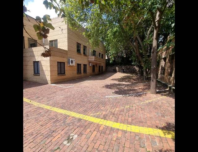 BUSINESS PROPERTY TO RENT IN BEDFORD GARDENS